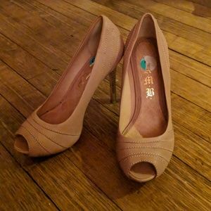 L.A.M.B. Tansy, size 8, nude